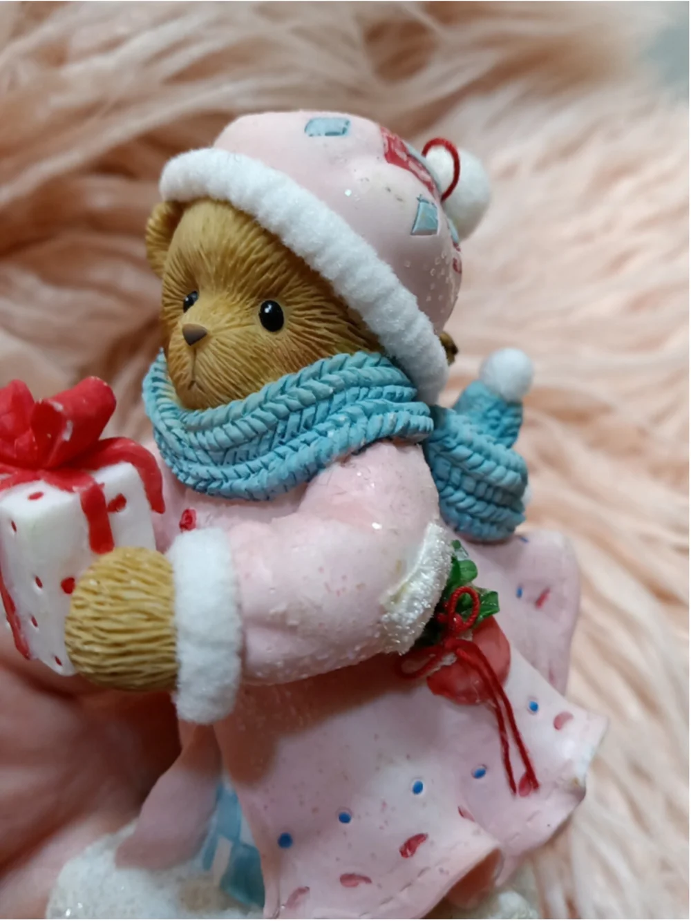 Cherished Teddies Winter Christmas Pink Glitter Coat Holding A Gift Happy Hearts